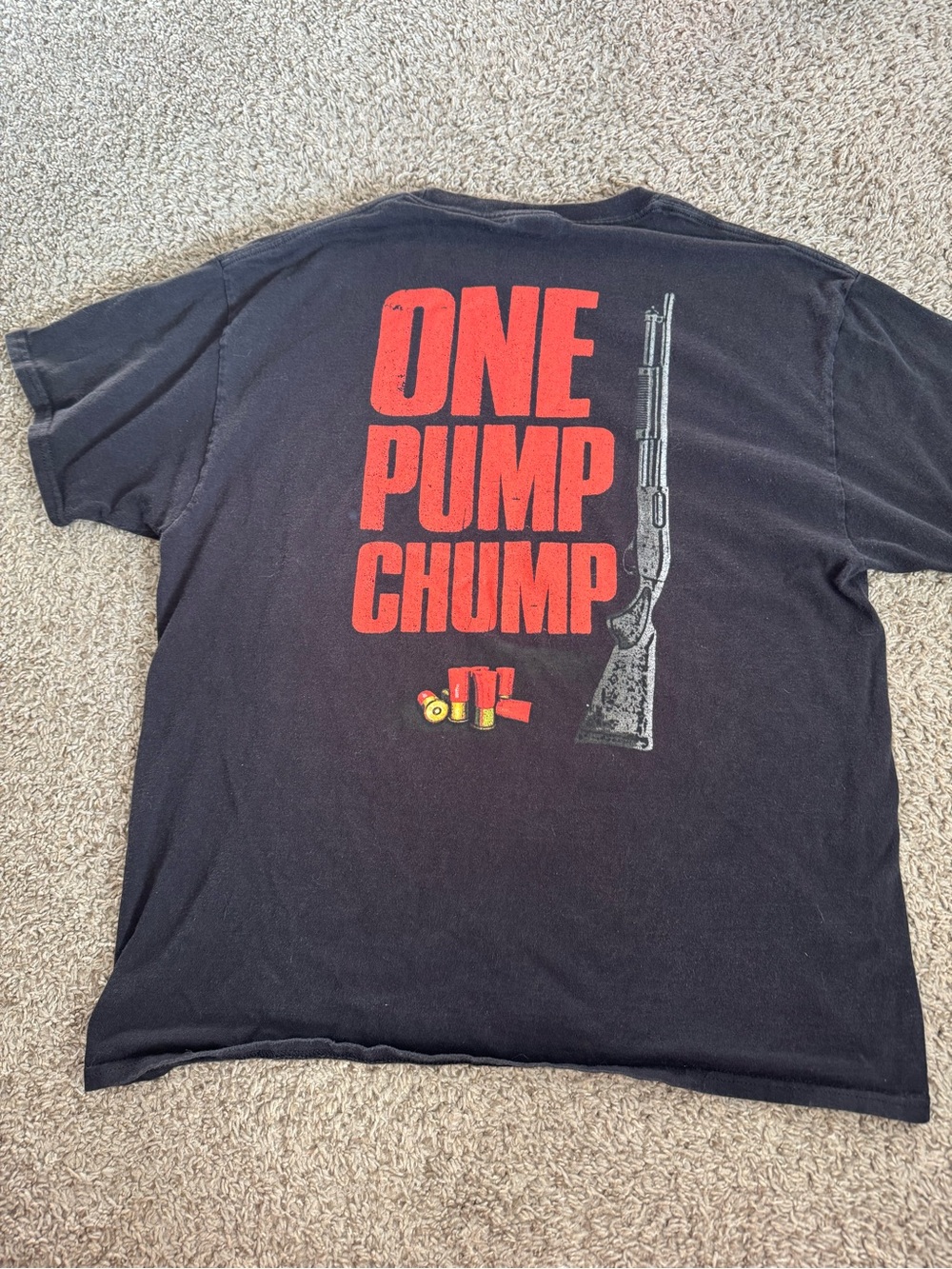 One Pump Chump Gun Mens Size Large Tshirt Black American Flag Patriotic